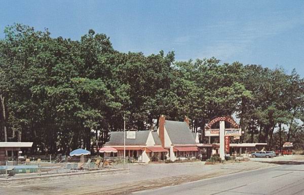 Chrome Edgewood Court Motel St Joseph (newer photo)